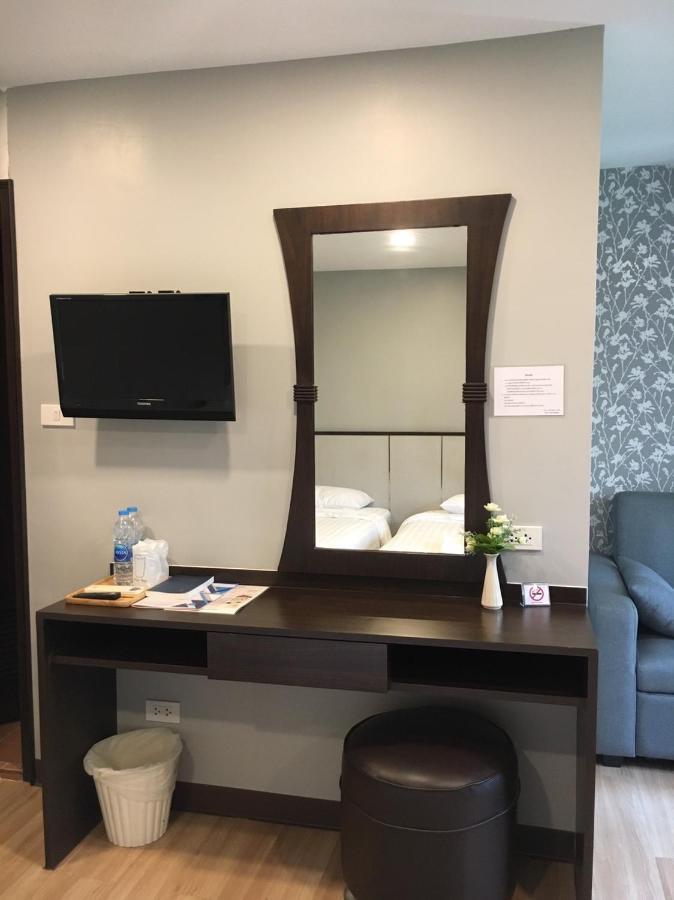 YWCA Hotel Bangkok Bagian luar foto