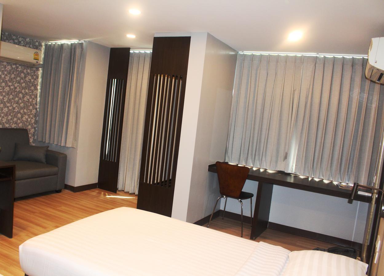 YWCA Hotel Bangkok Bagian luar foto