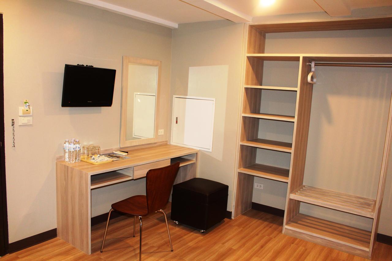 YWCA Hotel Bangkok Bagian luar foto